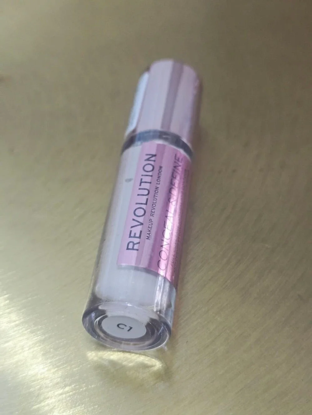 Makeup Revolution Conceal & Define Full Coverage Concealer & Contour C1
